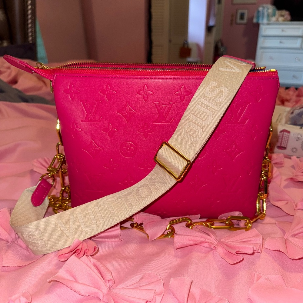LV Pink crossbody bag (coussin)